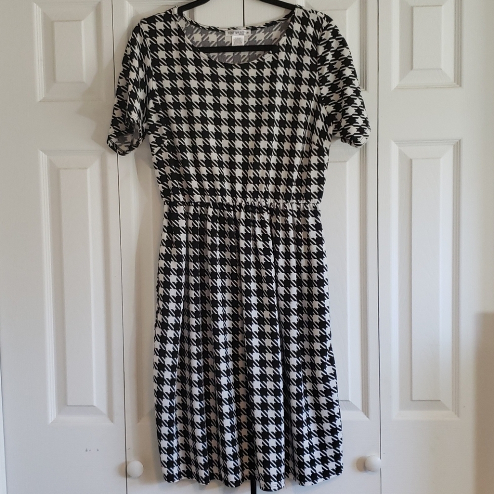 Honey and Lace Windsor dress with pockets XL NWT